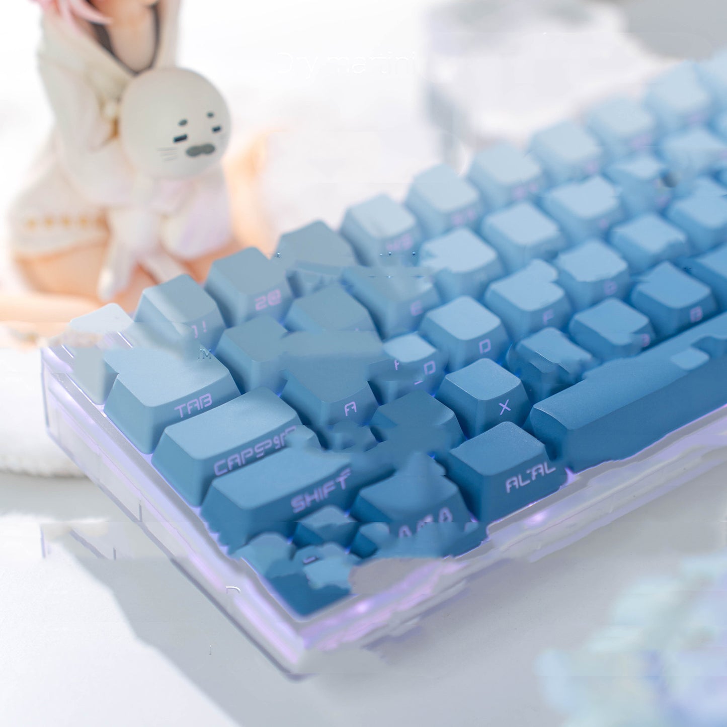 Transparent Three-Mode Mechanical Keyboard: Hot-Swappable and Wireless Bluetooth