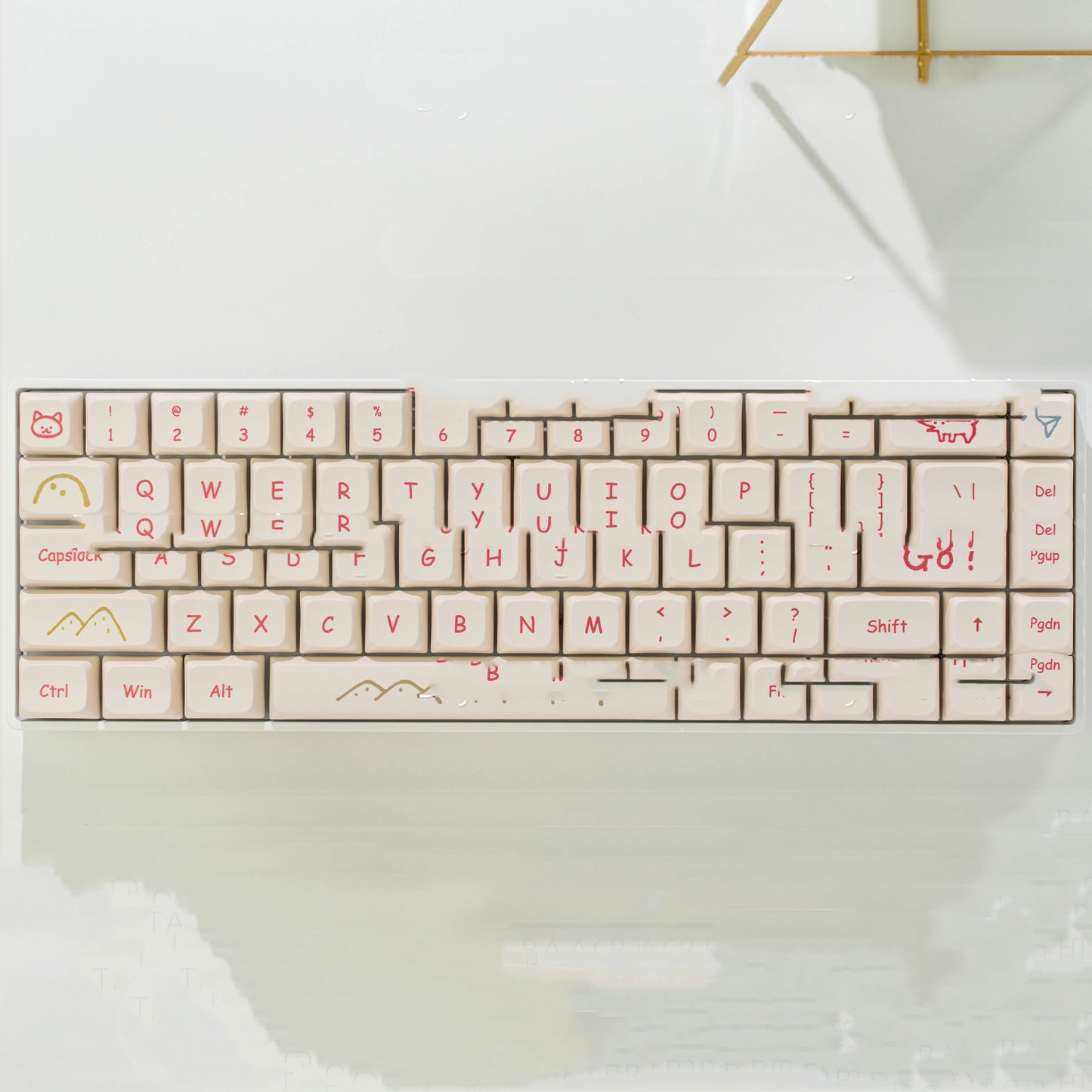 Transparent Three-Mode Mechanical Keyboard: Hot-Swappable and Wireless Bluetooth