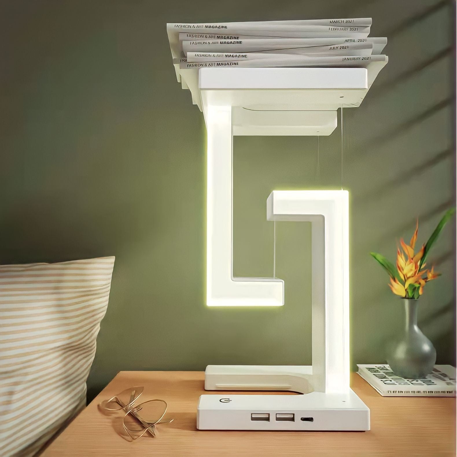 Floating Wireless Charging Table Lamp Discount 110,99 € at Callipson